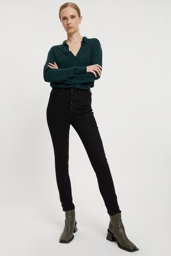 Moda Tutkusu Düğme Detaylı Jean Pantolon
