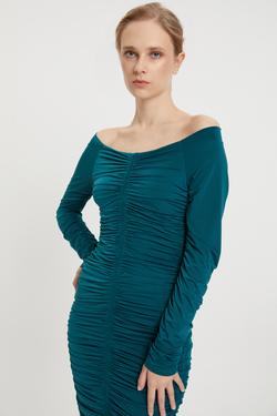Moda Tutkusu Off the Shoulder Büzgülü Midi Boy Örme Elbise